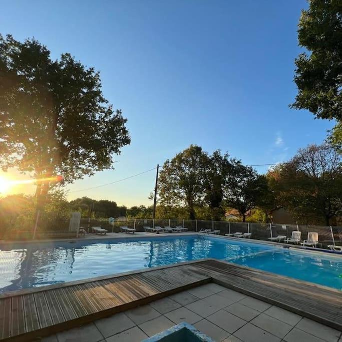 N°2 Gite 4 Personnes* Au Coeur De La Nature Saint-Aubin-de-Nabirat Extérieur photo